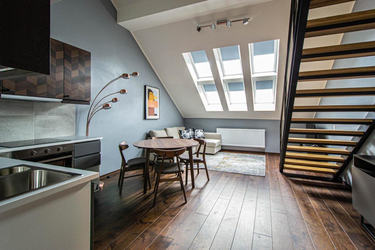 Quite Loft With Balcony And 3 Air Conditioners براغ المظهر الخارجي الصورة