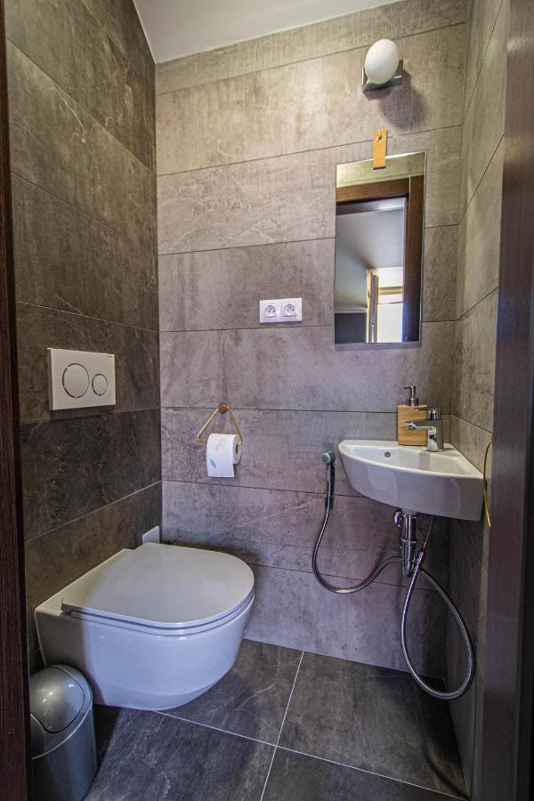Quite Loft With Balcony And 3 Air Conditioners براغ المظهر الخارجي الصورة